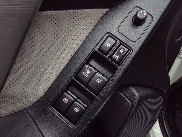 Used 2015 Subaru Forester 2.5i Limited AWD/4WD image 31