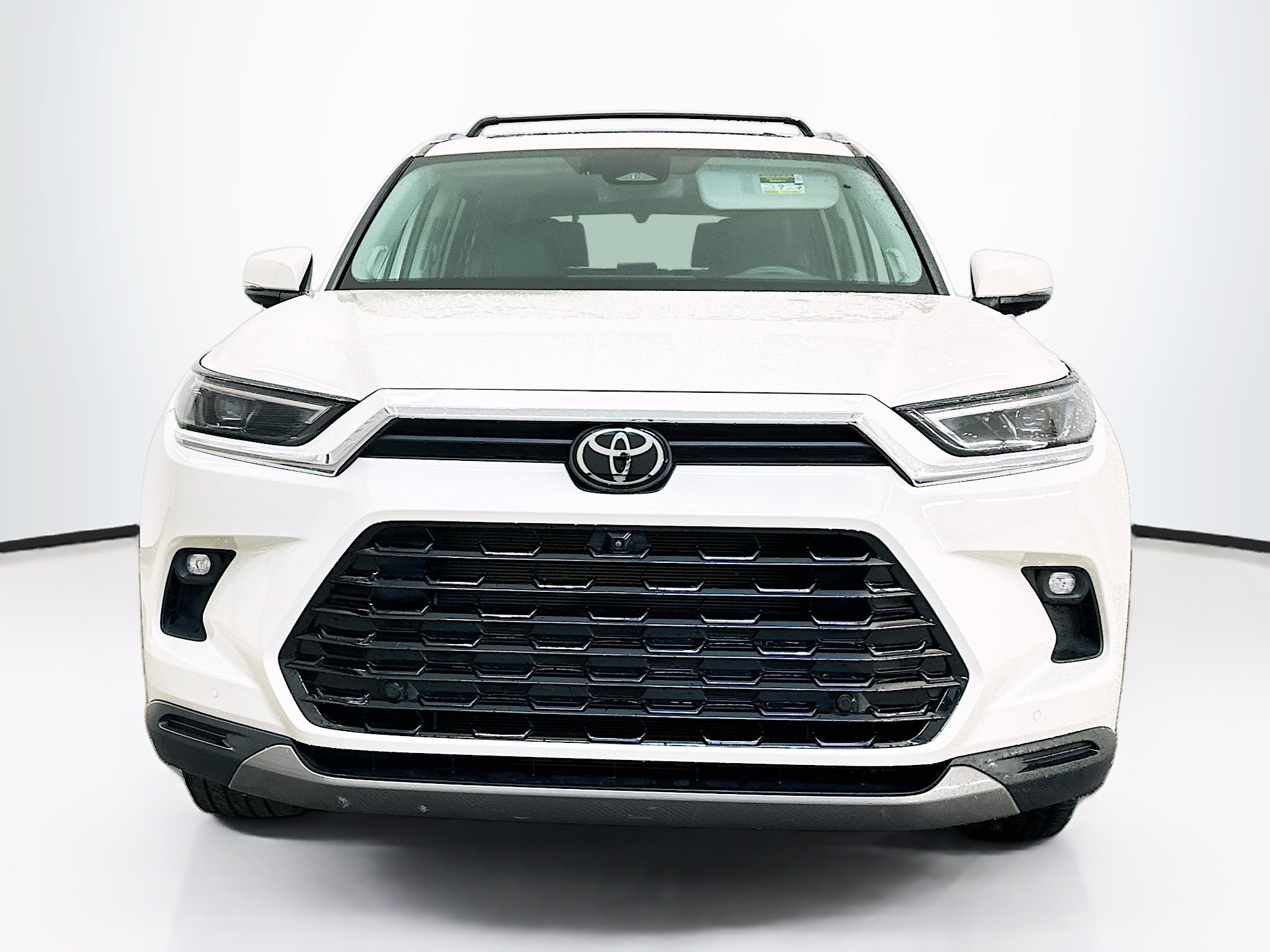 Used 2024 Toyota Grand Highlander AWD image 2