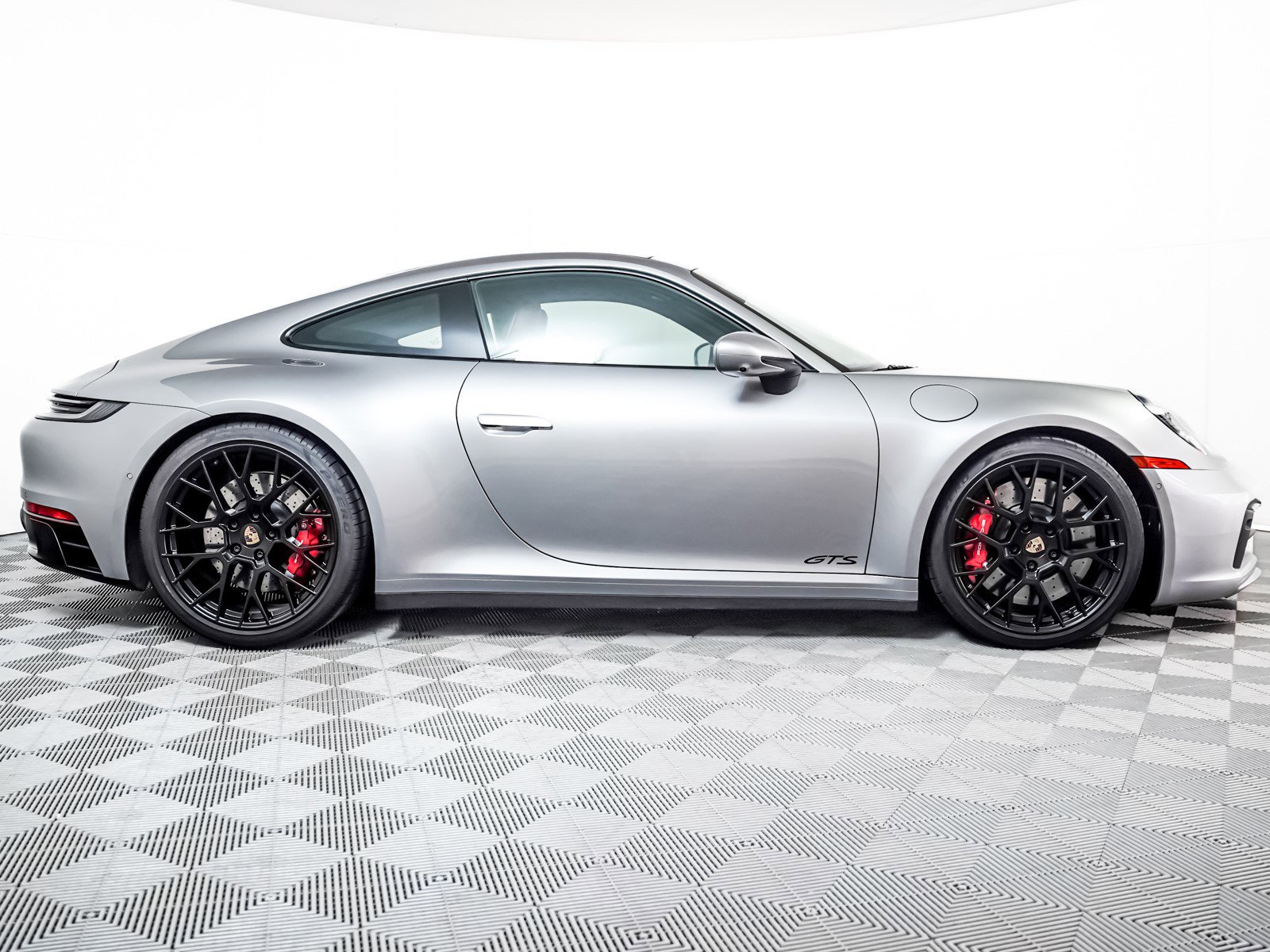 Used 2024 Porsche 911 Carrera 4 GTS image 9