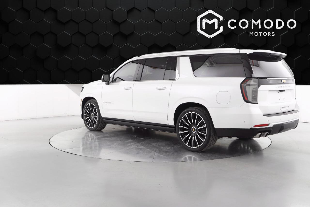 Used 2025 Chevrolet Suburban High Country image 5