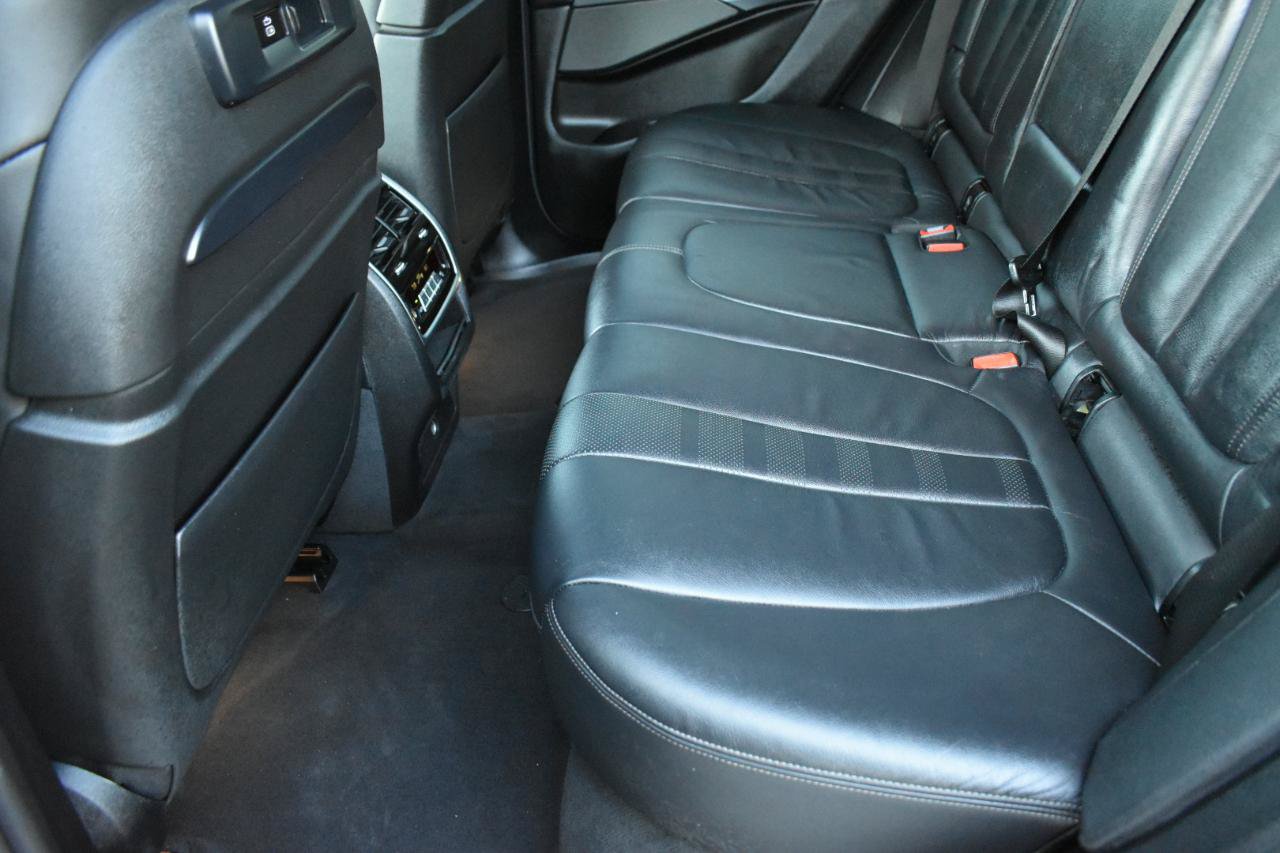 Used 2019 BMW X5 xDrive50i w/ Parking Assistance Package AWD/4WD image 26