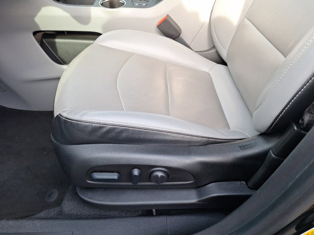 Used 2022 GMC Terrain SLT image 6