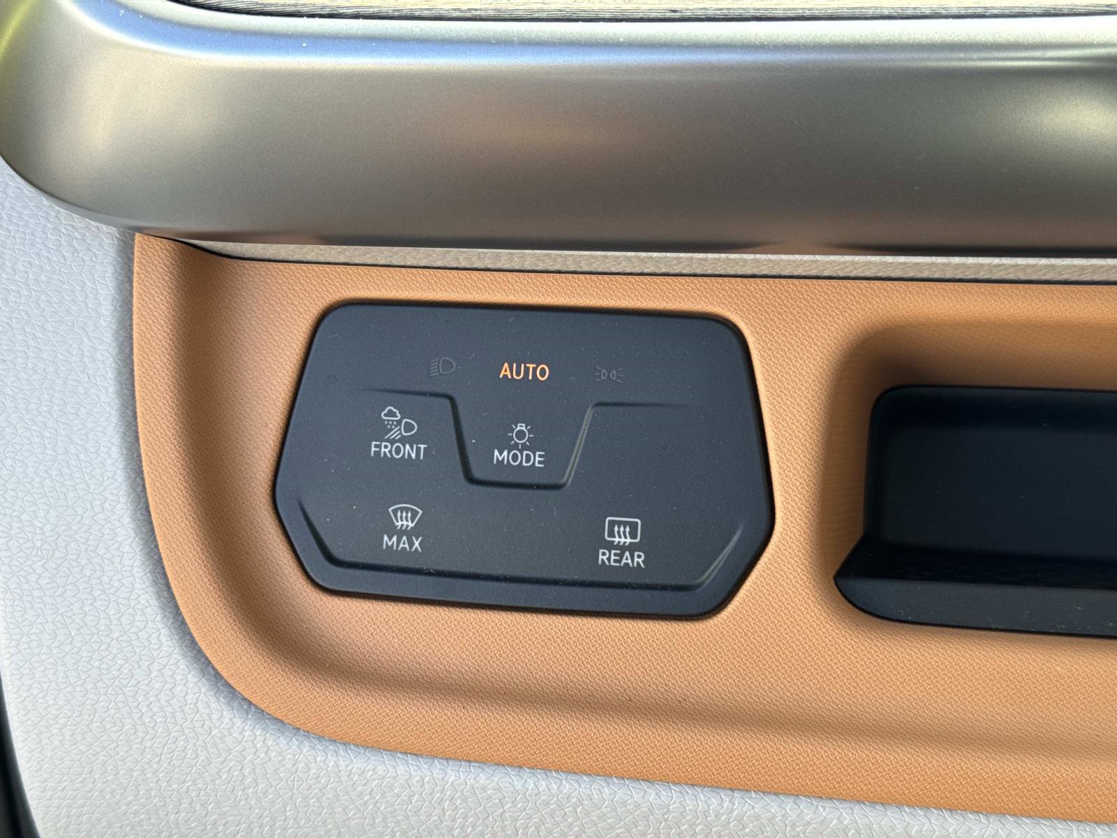 New 2025 Volkswagen ID. Buzz 1st Edition image 23