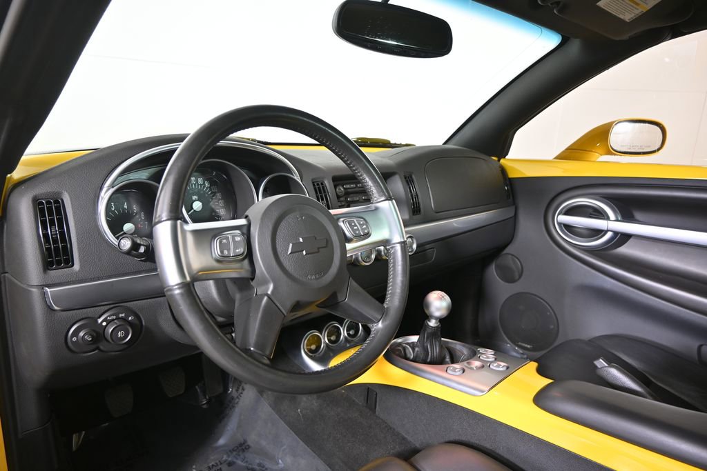 Used 2005 Chevrolet SSR w/ Preferred Equipment Group RWD image 20