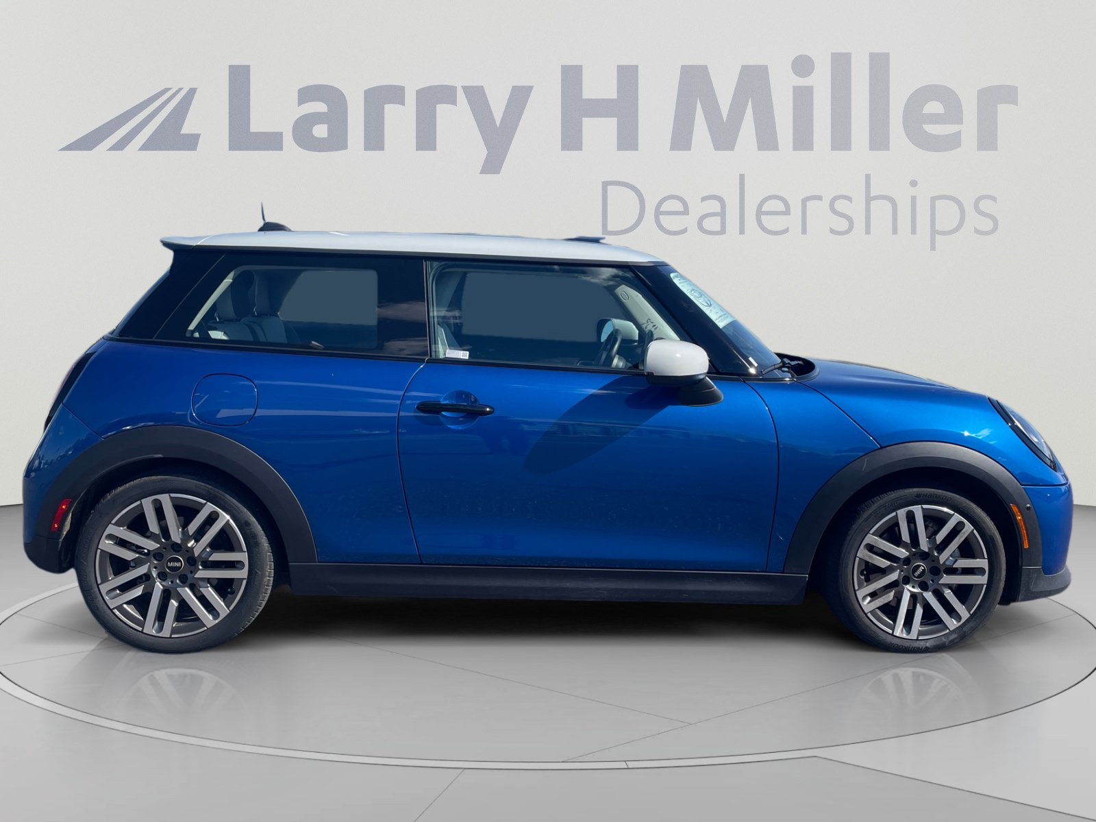 Used 2025 MINI Cooper S FWD image 6