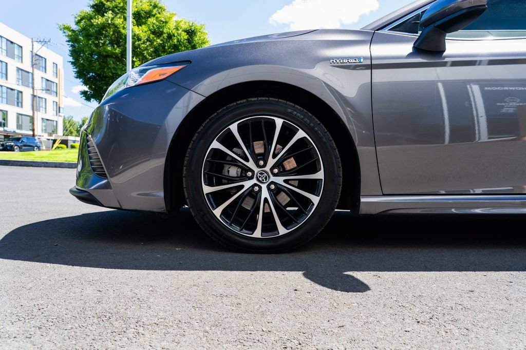 Used 2020 Toyota Camry SE FWD image 7