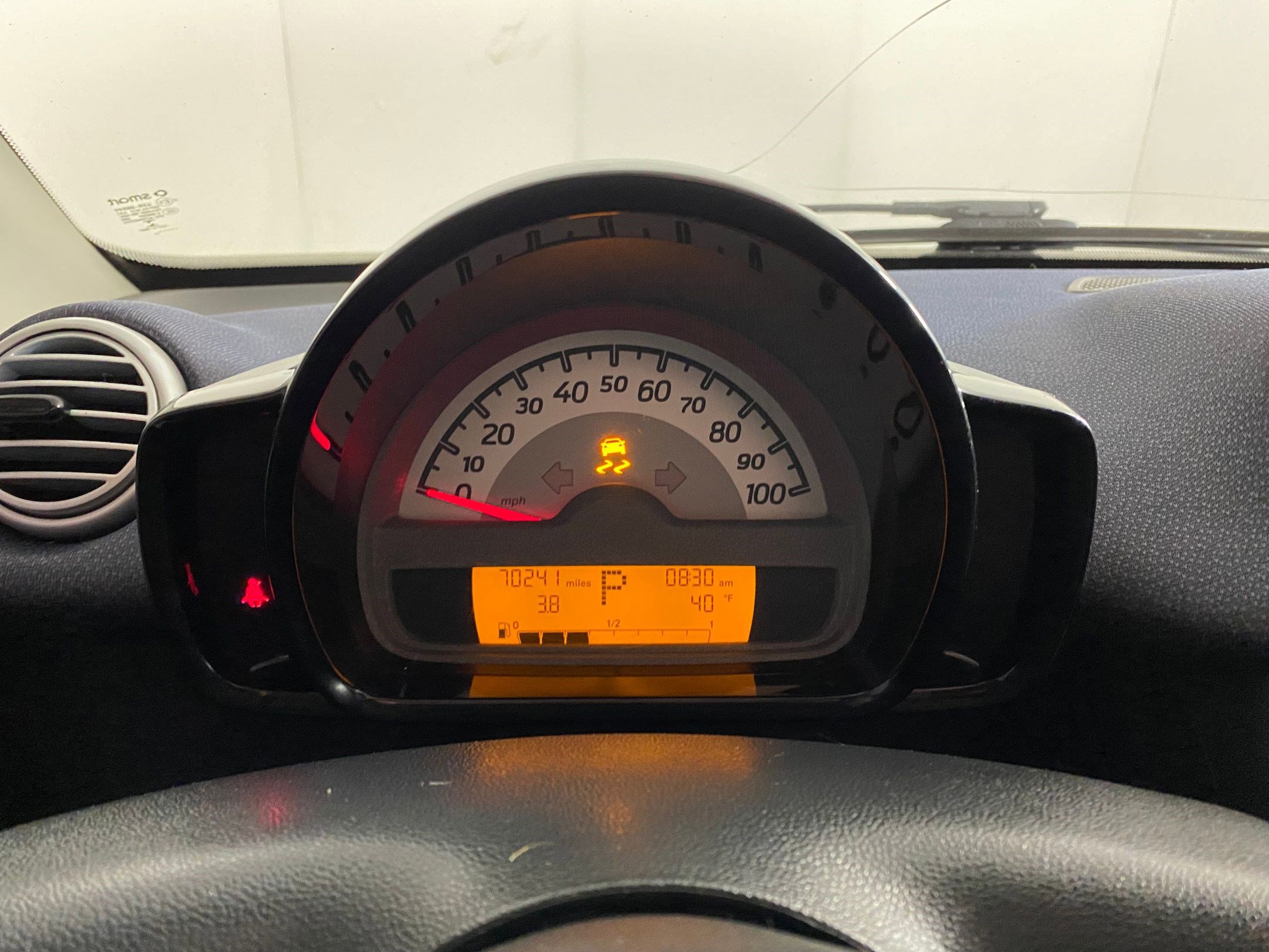 Used 2015 smart fortwo passion image 16