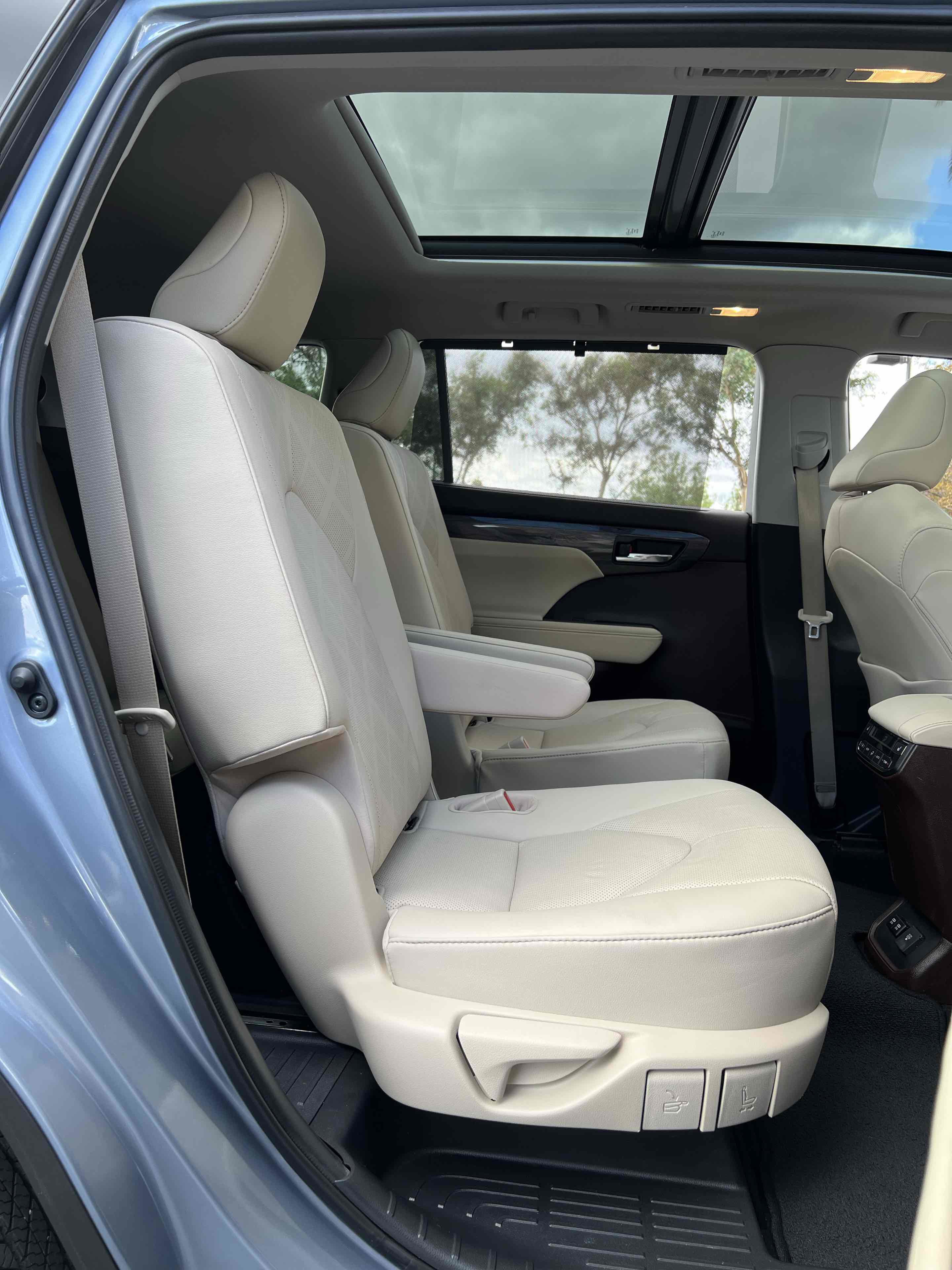 Used 2020 Toyota Highlander Platinum image 33