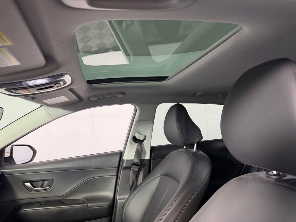 Used 2025 Hyundai Kona Limited FWD image 24