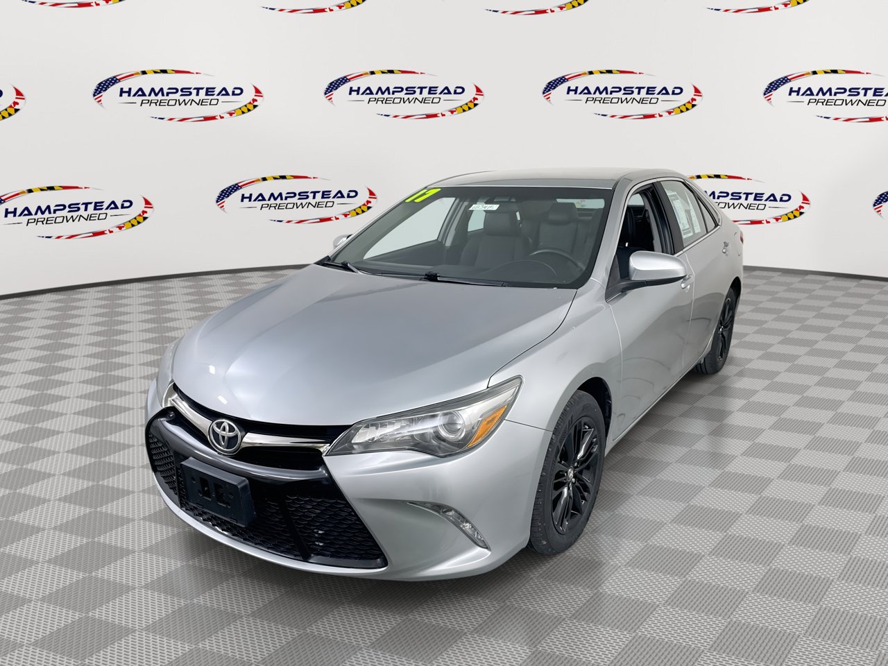 Used 2017 Toyota Camry SE FWD image 1