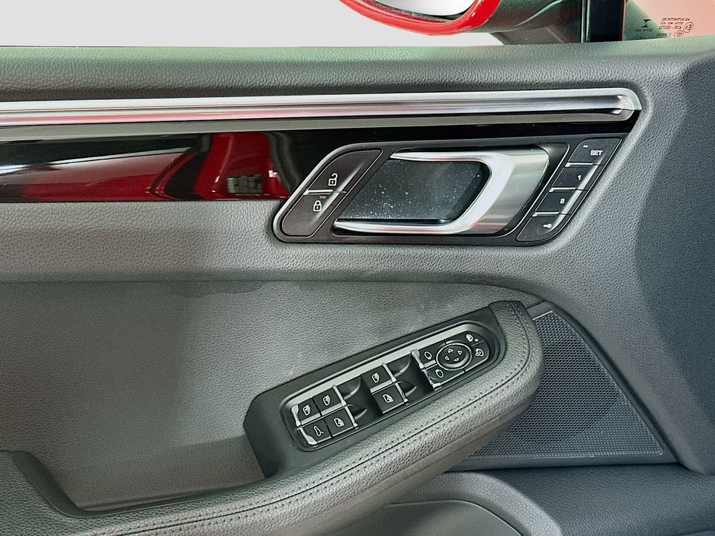 Certified 2021 Porsche Macan S AWD/4WD image 20