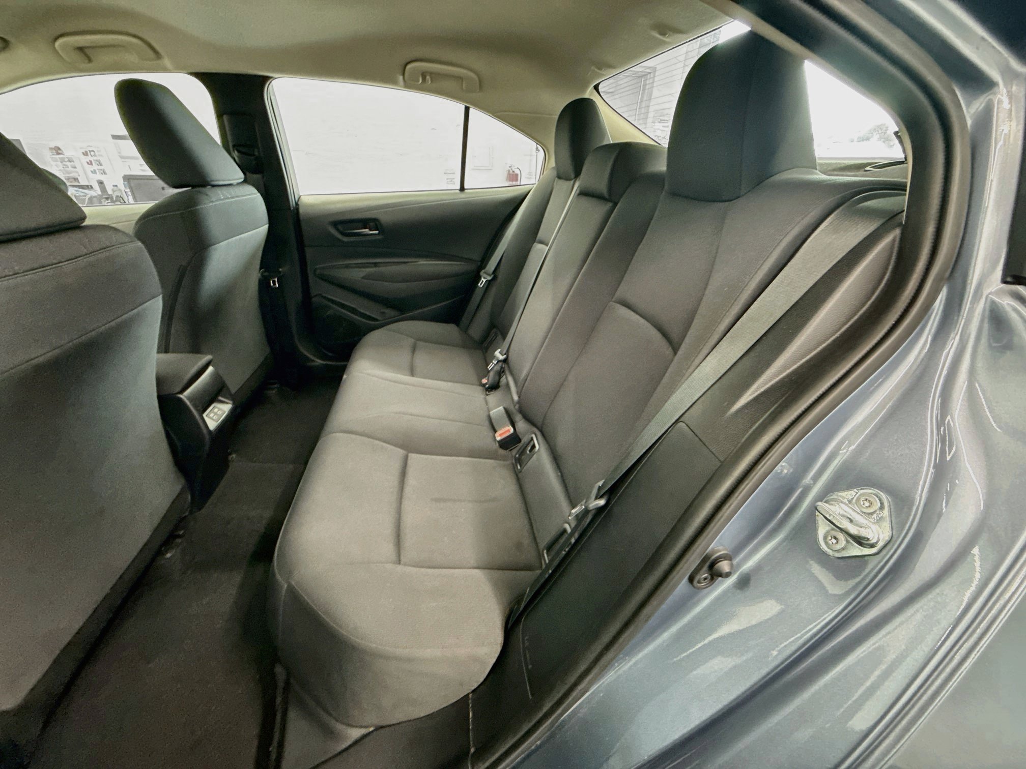 Used 2025 Toyota Corolla LE FWD image 27