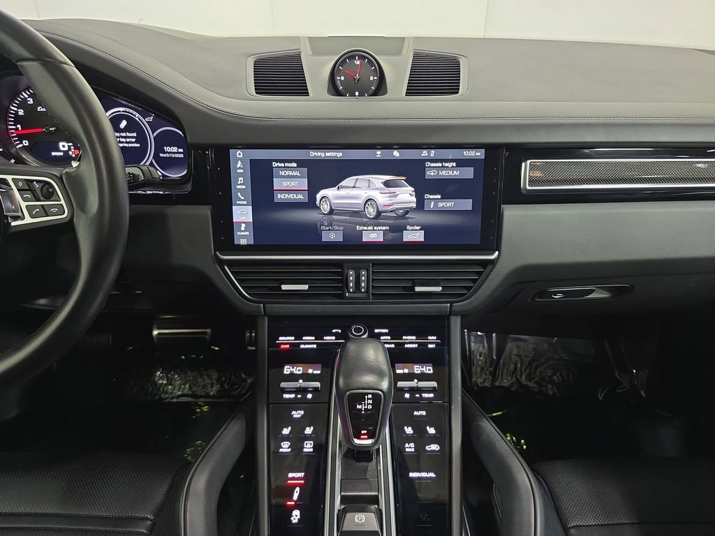Used 2019 Porsche Cayenne Turbo AWD/4WD image 16