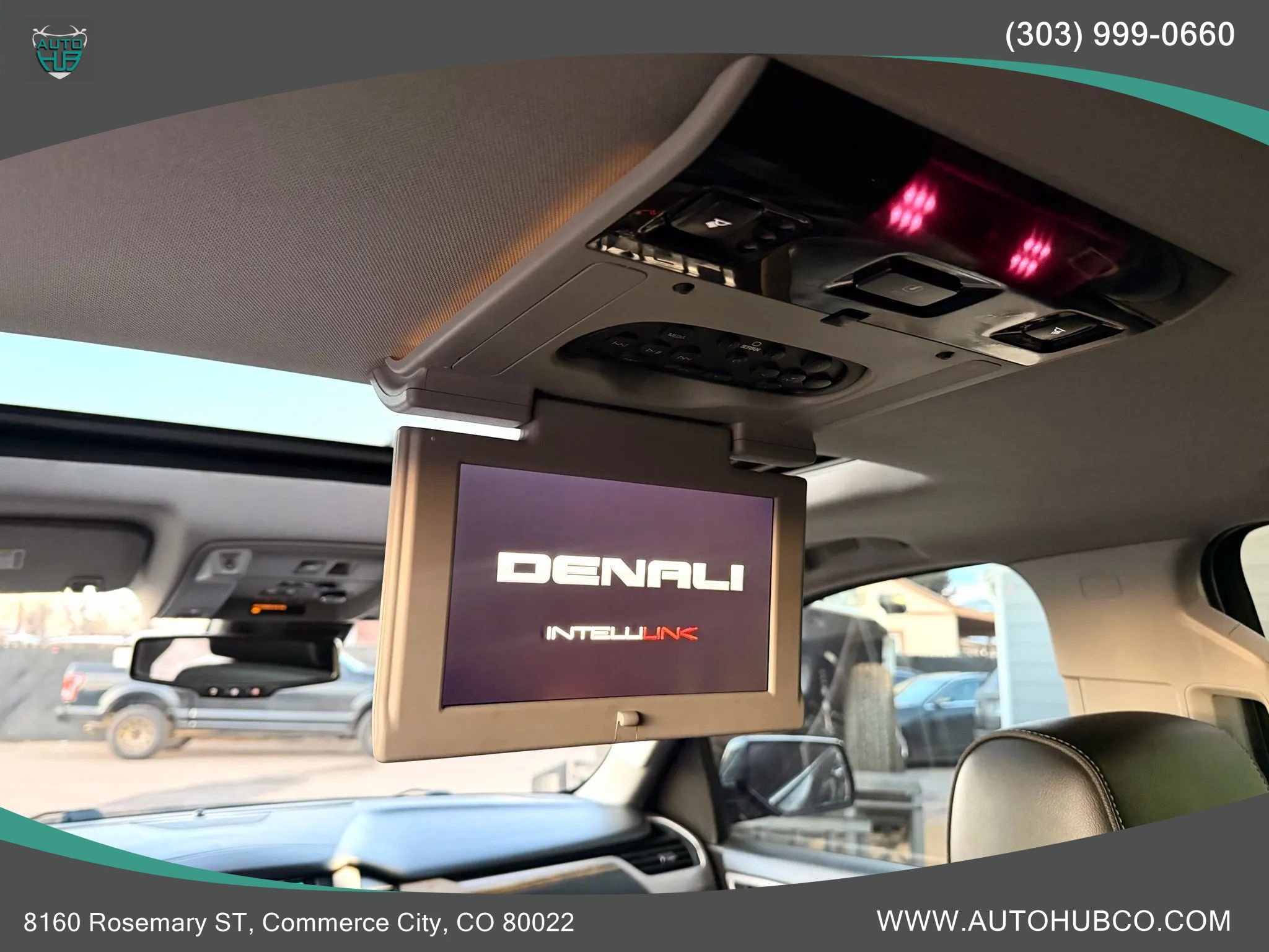 Used 2017 GMC Yukon Denali w/ Open Road Package AWD/4WD image 13