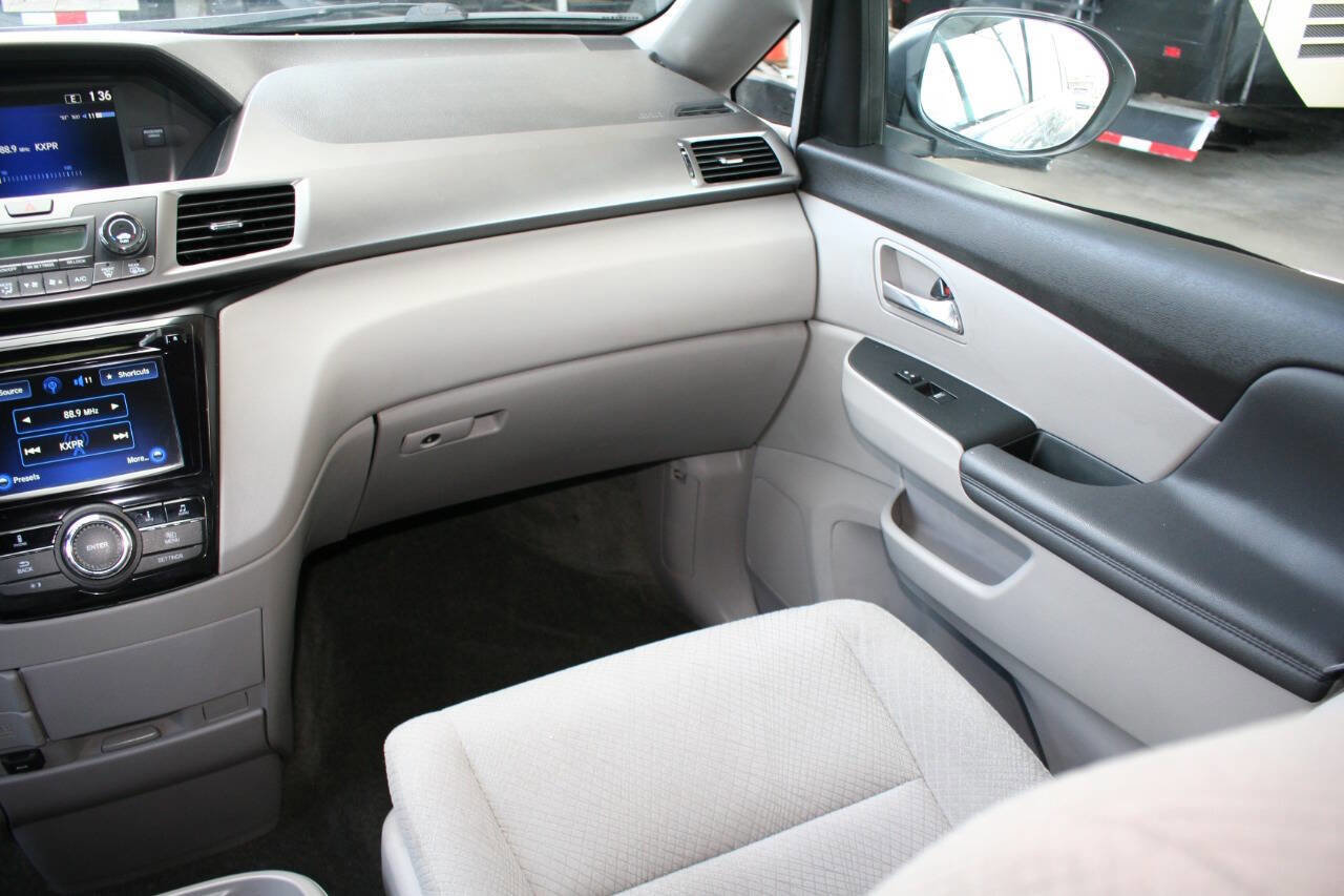 Used 2015 Honda Odyssey EX image 17