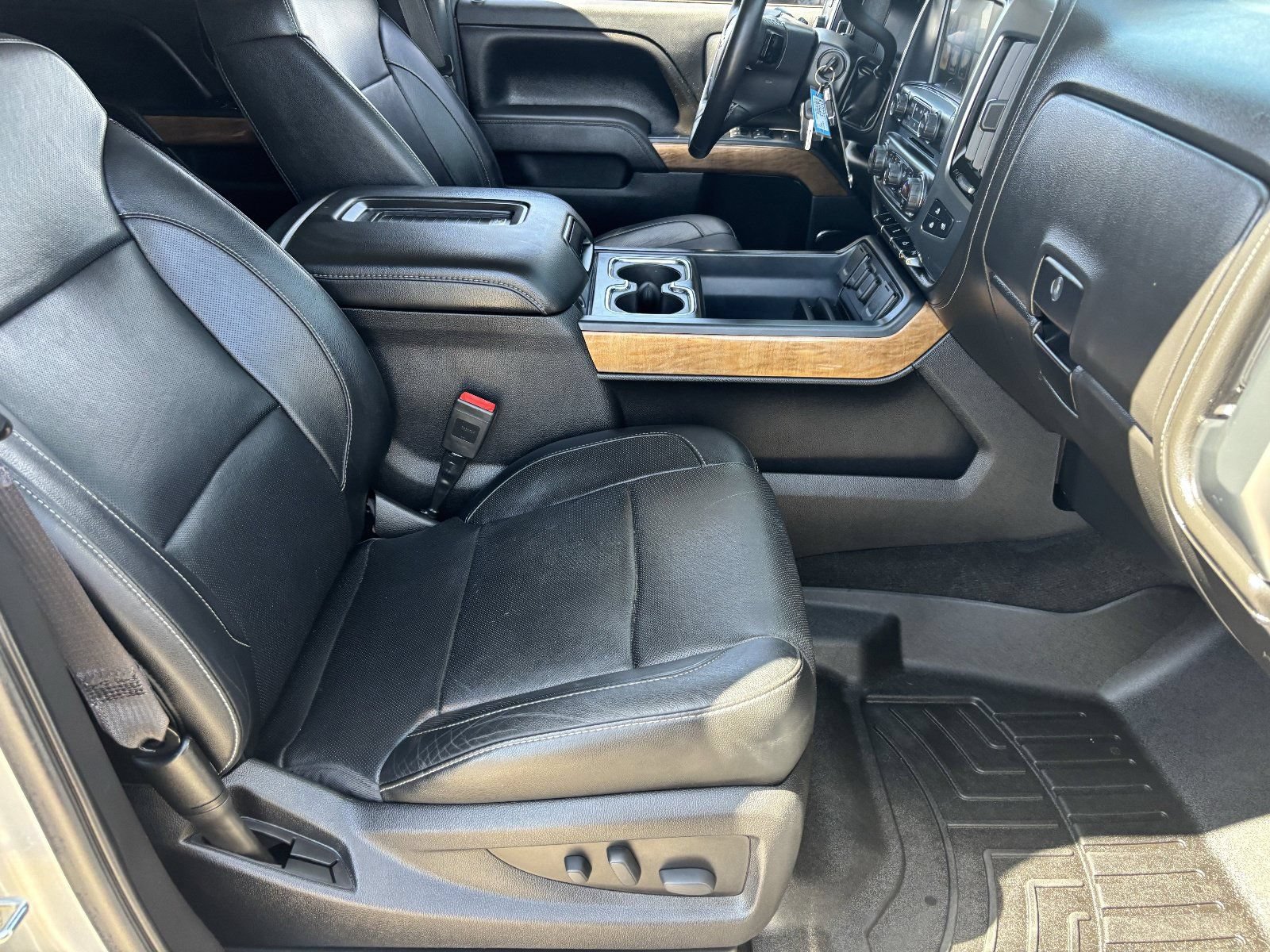 Used 2017 Chevrolet Silverado 1500 LTZ w/ Texas Edition AWD/4WD image 12