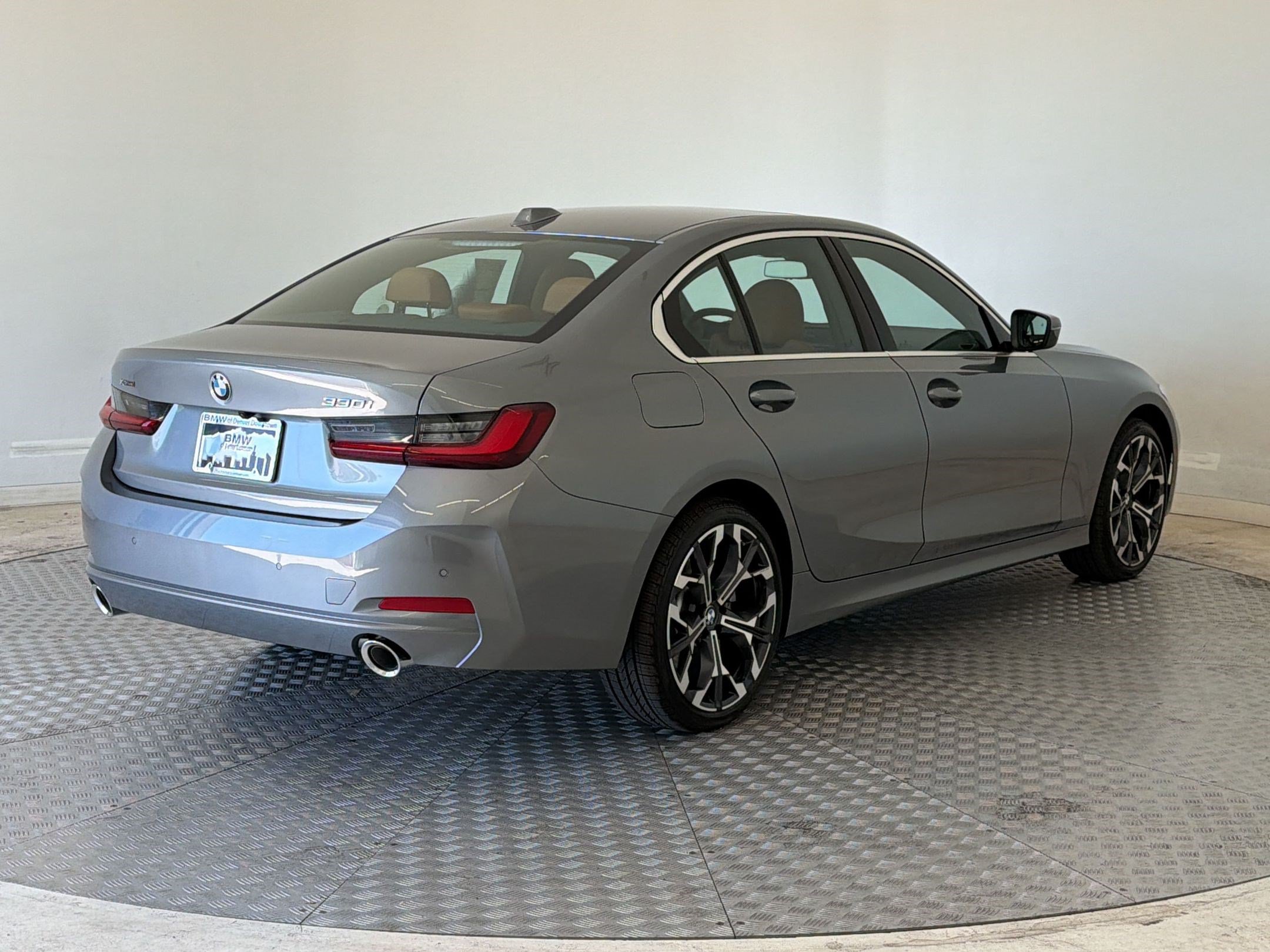 New 2026 BMW 330i xDrive Sedan w/ Premium Package AWD/4WD image 9