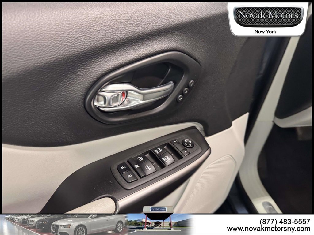 Used 2021 Jeep Cherokee Limited image 13