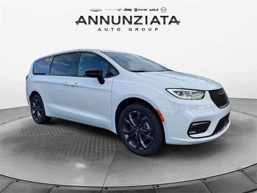 New 2026 Chrysler Pacifica Select image 7