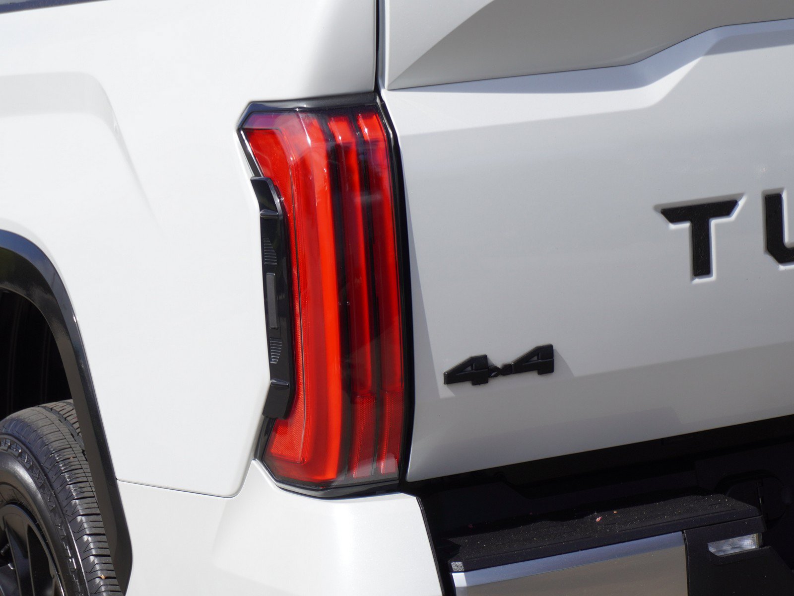 Used 2023 Toyota Tundra Limited AWD/4WD image 10