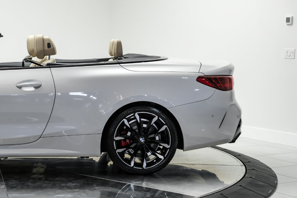 Used 2025 BMW M440i Convertible w/ Premium Package RWD image 22