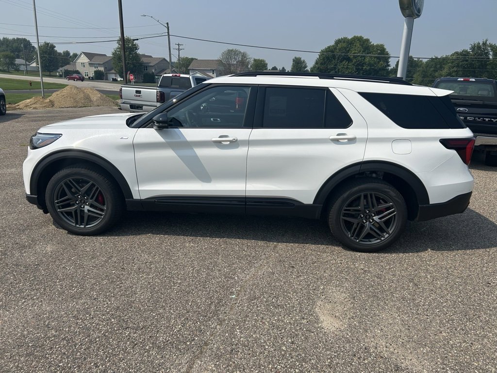 New 2025 Ford Explorer ST-Line w/ ST-Line Street Pack image 4