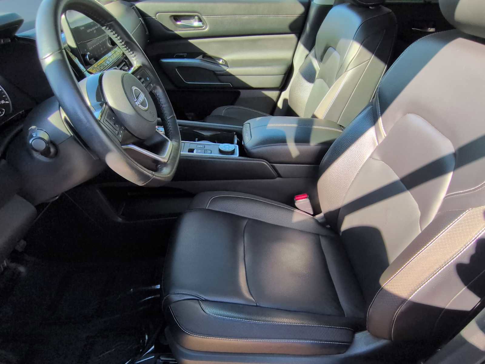 Used 2022 Nissan Pathfinder SL image 10