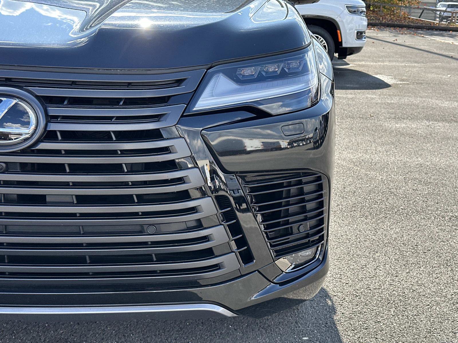 Used 2024 Lexus LX 600 4WD w/ Luxury Package image 10