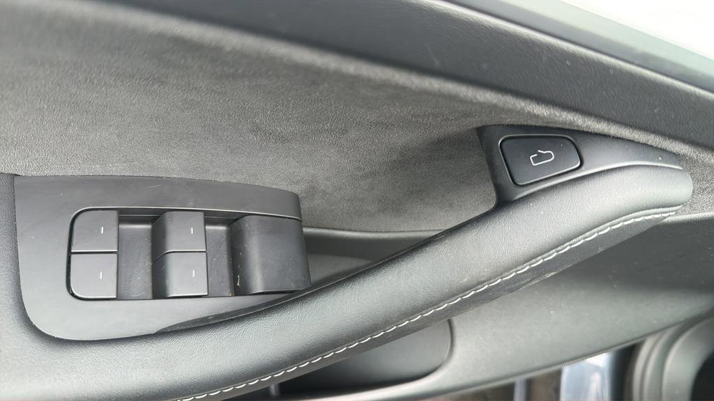 Used 2023 Tesla Model 3 Performance image 24