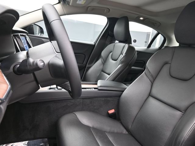 Used 2025 Volvo S60 B5 Plus image 9