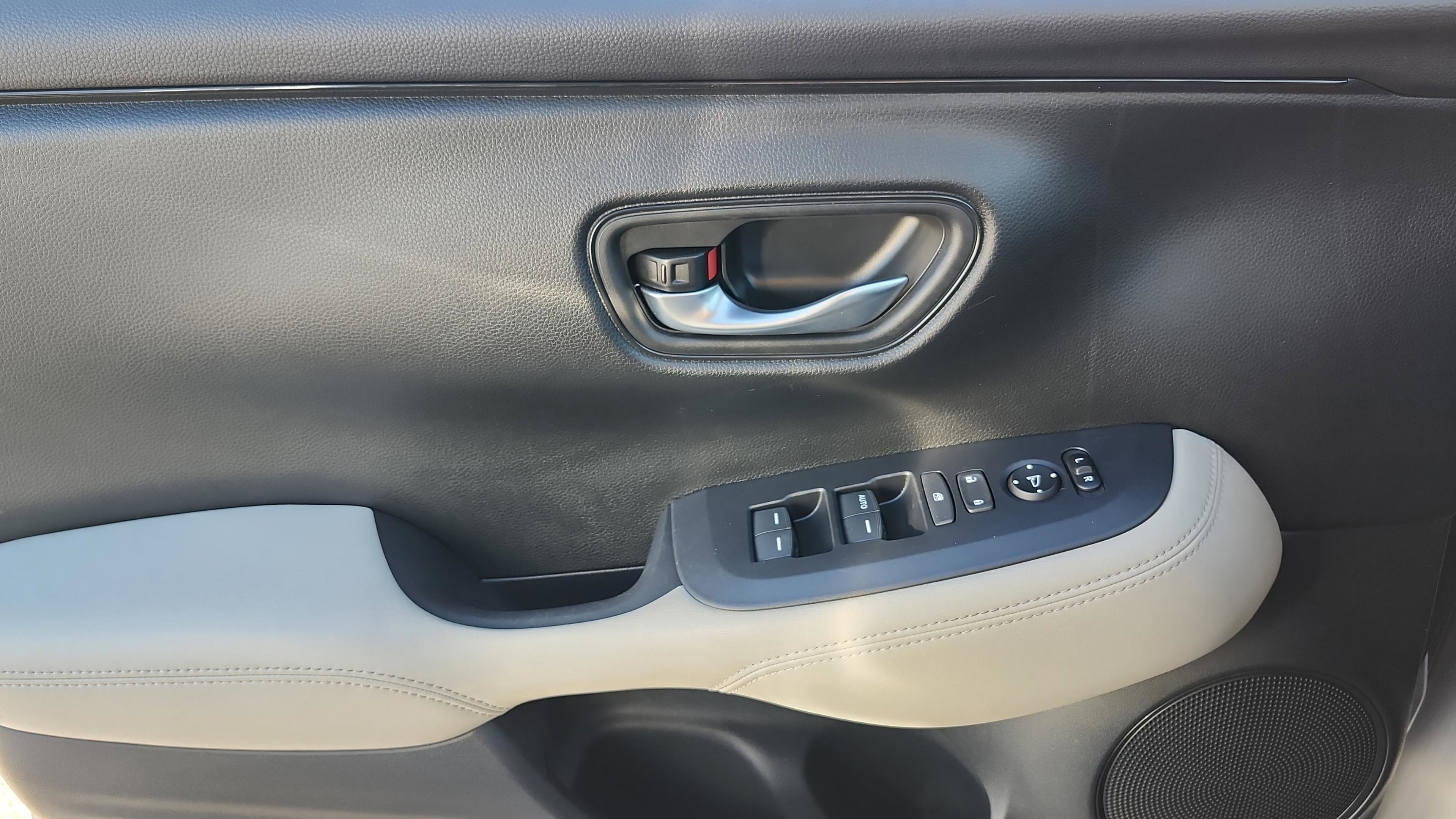 Certified 2023 Honda HR-V LX image 28