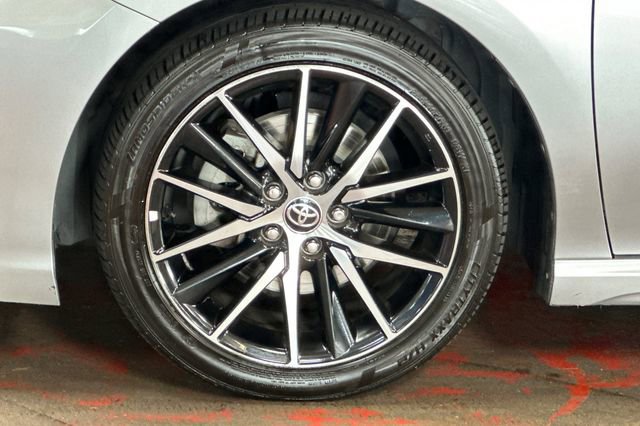 Used 2022 Toyota Camry SE image 32