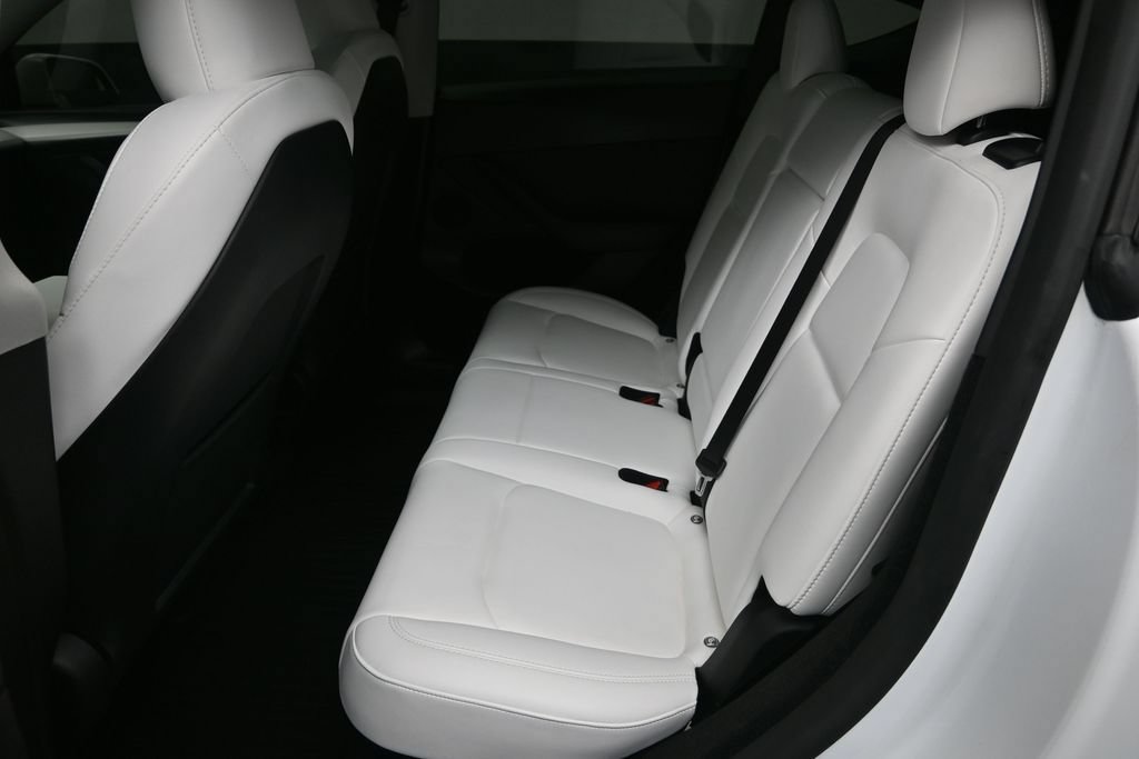 Used 2023 Tesla Model Y Long Range AWD/4WD image 25