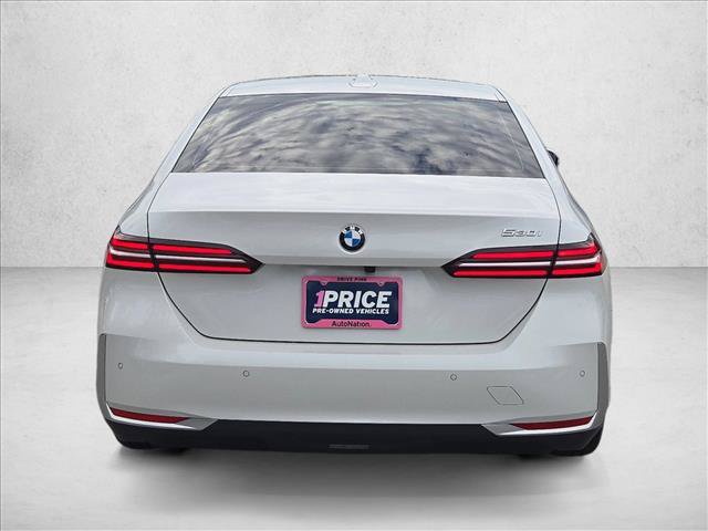 Used 2025 BMW 530i w/ Premium Package RWD image 7