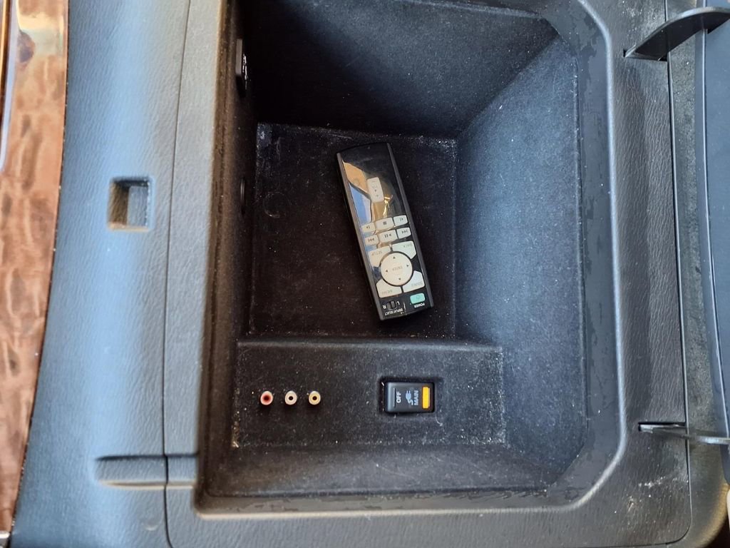 Used 2017 Nissan Armada Platinum w/ Captain Seat Package image 15