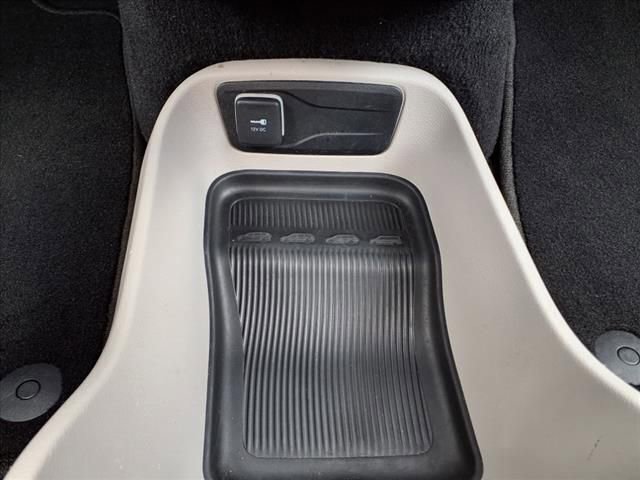 Used 2023 Chrysler Voyager LX image 24