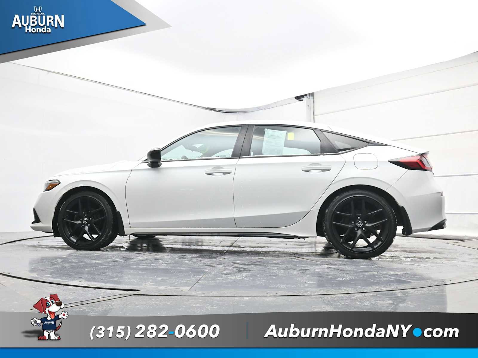 Used 2023 Honda Civic Sport image 18