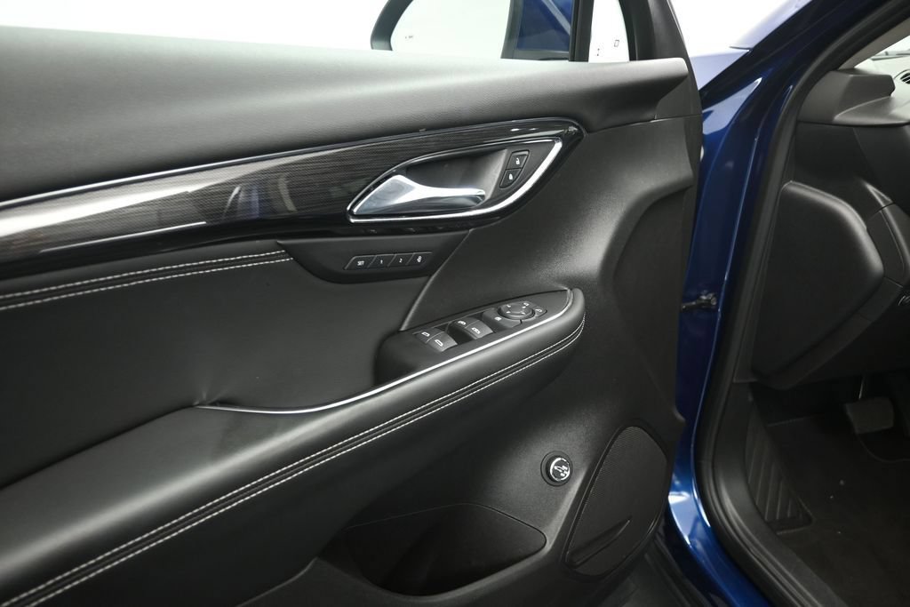Used 2023 Buick Envision Essence FWD image 8