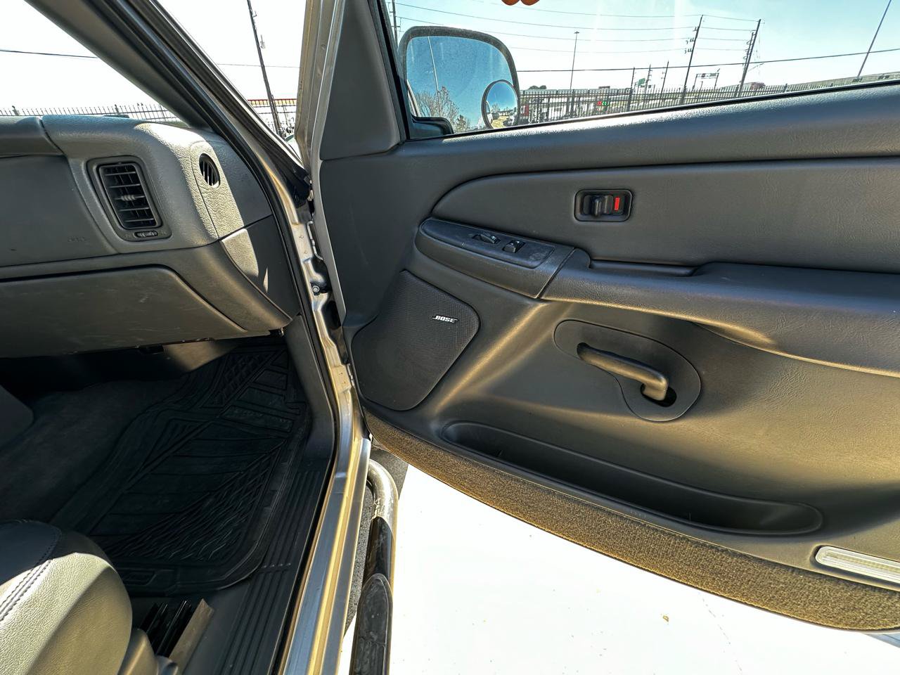 Used 2004 GMC Sierra 1500 SLE w/ Safe And Sound Package RWD image 34