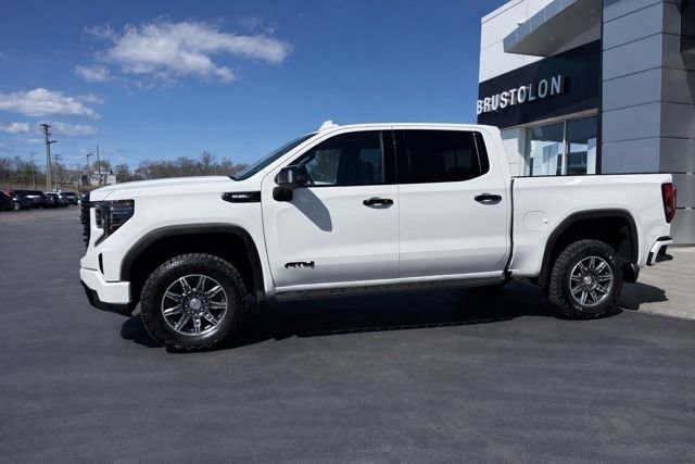 Used 2024 GMC Sierra 1500 AT4 w/ Technology Package AWD/4WD image 5