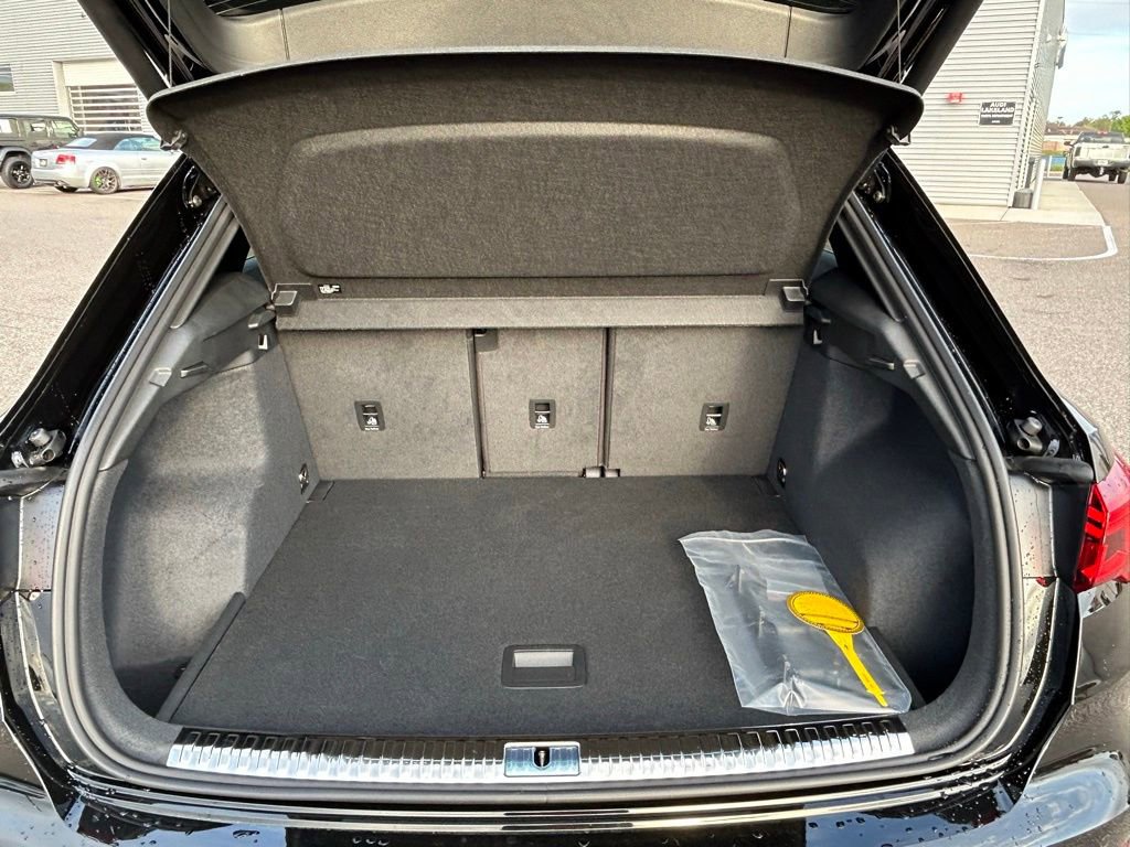 Used 2025 Audi Q3 2.0T Premium w/ Convenience Package image 60