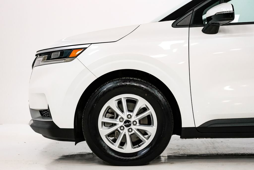Certified 2024 Kia Carnival LX image 27