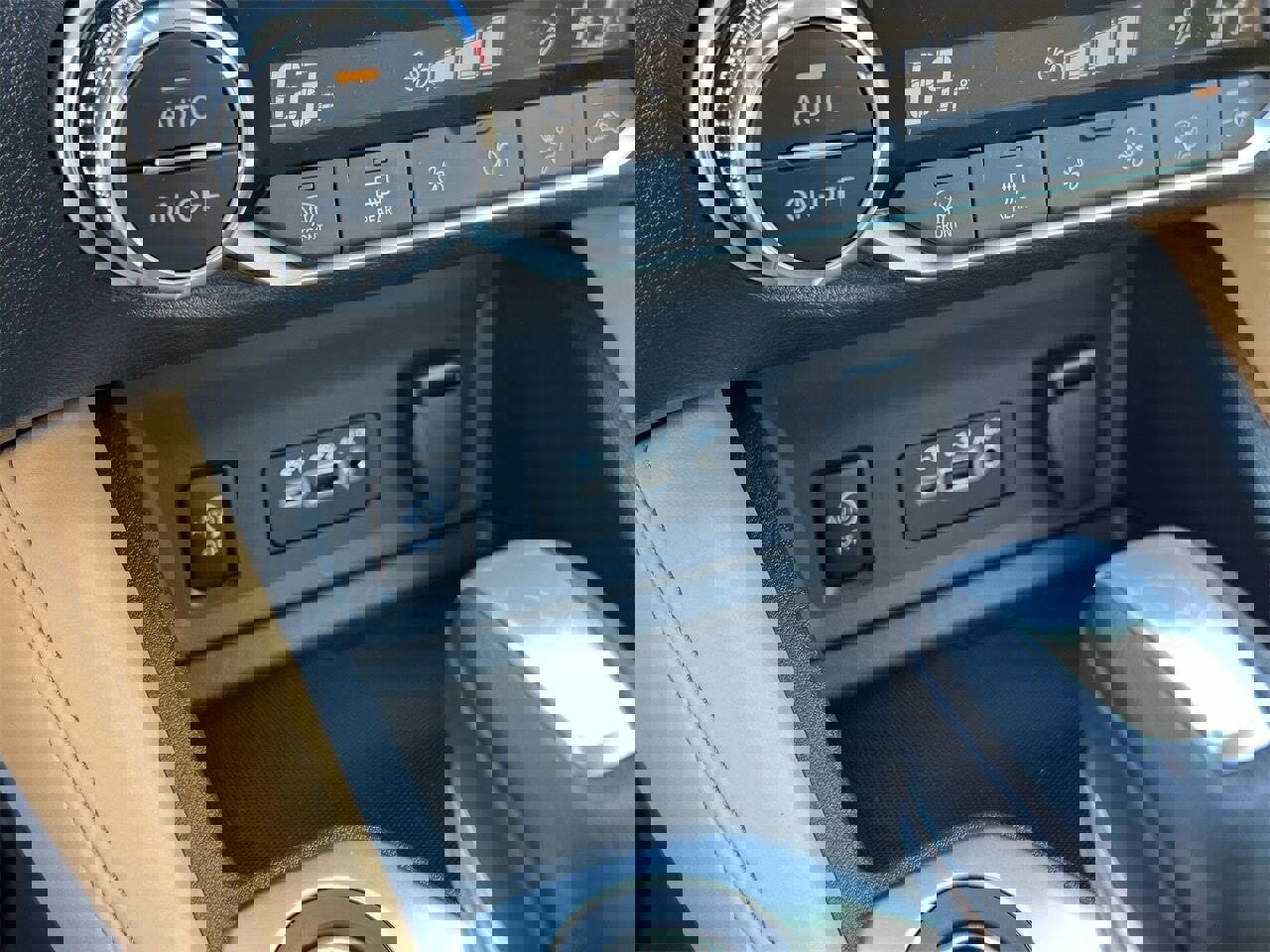 New 2025 Nissan Sentra SV w/ SV Premium Package image 28