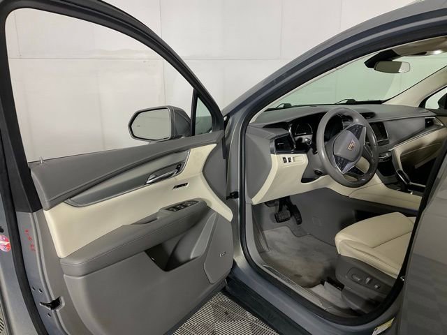 Used 2018 Cadillac XT5 Luxury w/ Driver Awareness Package image 22