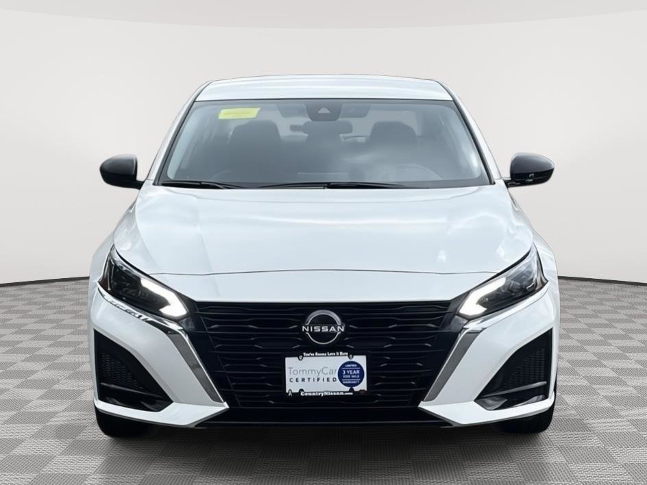 Certified 2025 Nissan Altima 2.5 SV image 3