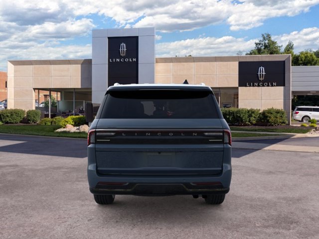 New 2025 Lincoln Navigator L Reserve AWD/4WD image 6