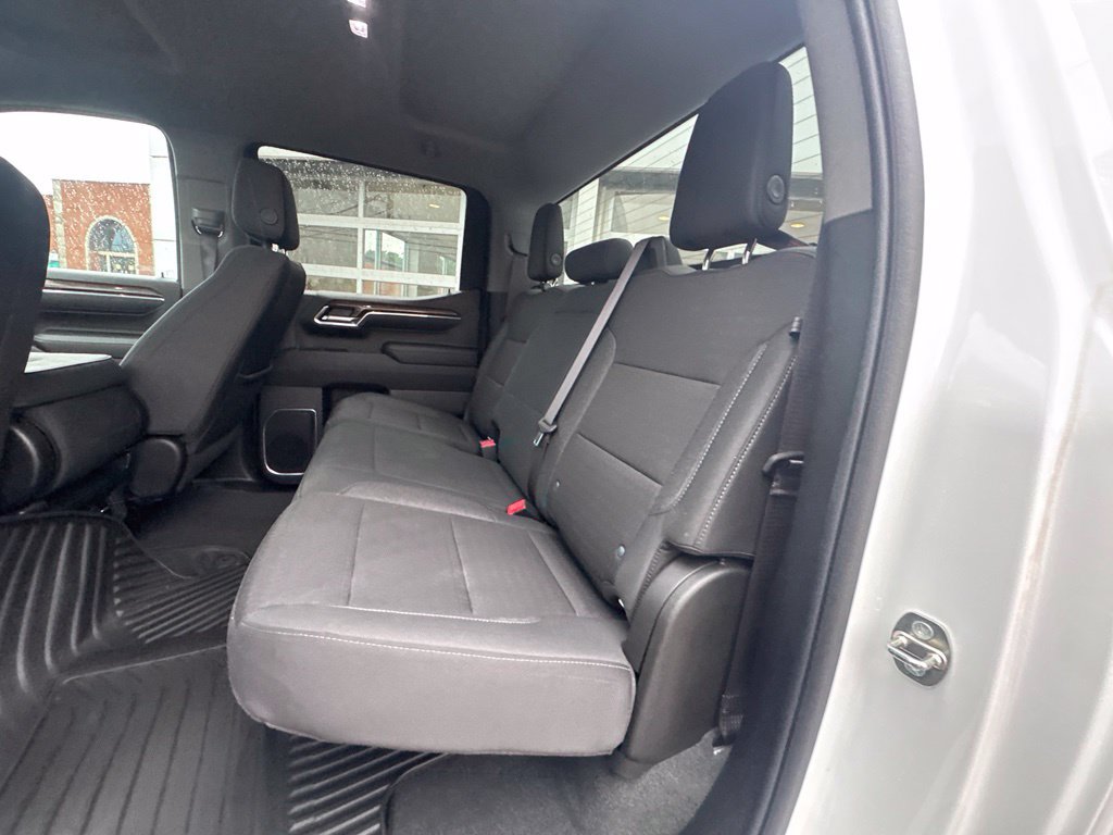 Used 2024 Chevrolet Silverado 1500 LT AWD/4WD image 23