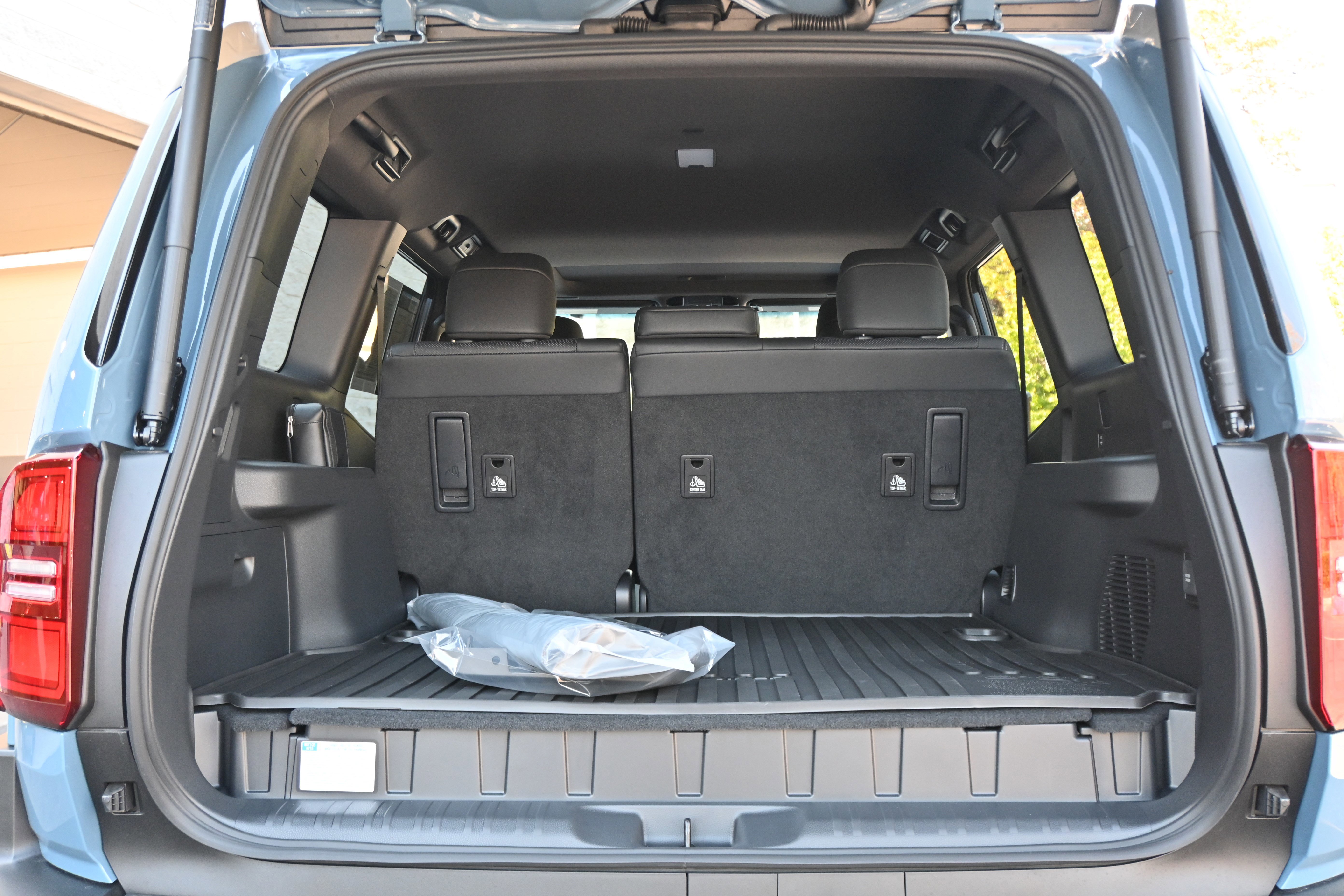 Used 2025 Toyota Land Cruiser w/ Premium Package image 32