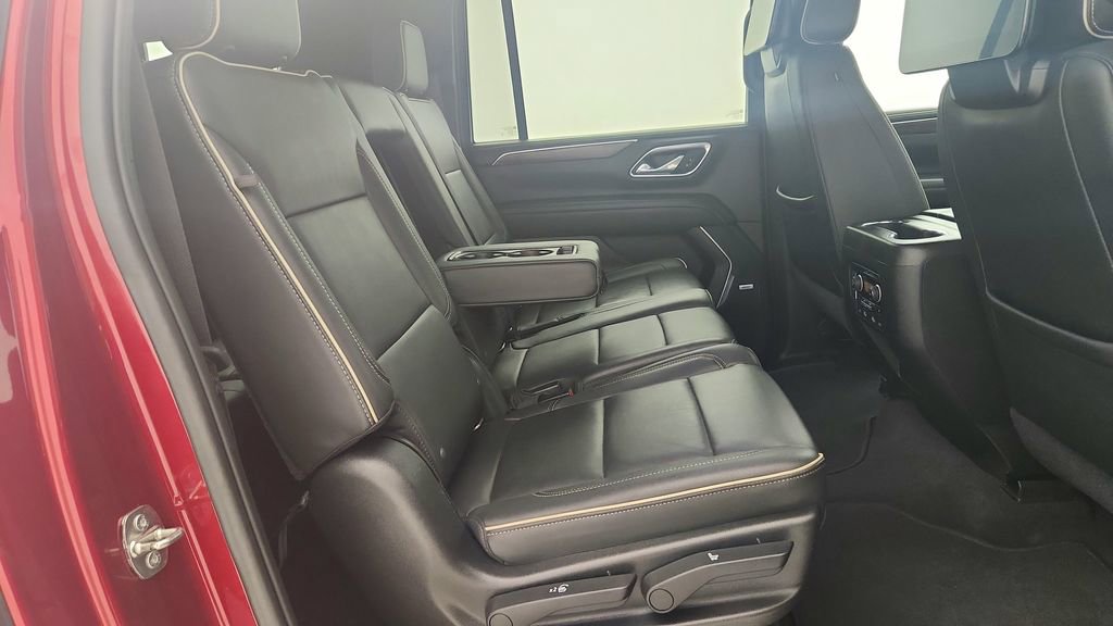 Used 2021 Chevrolet Suburban Premier image 35