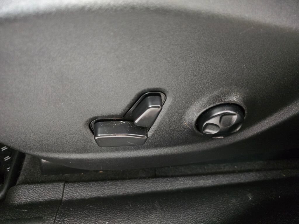 Used 2021 Jeep Cherokee Trailhawk w/ Technology Group image 20